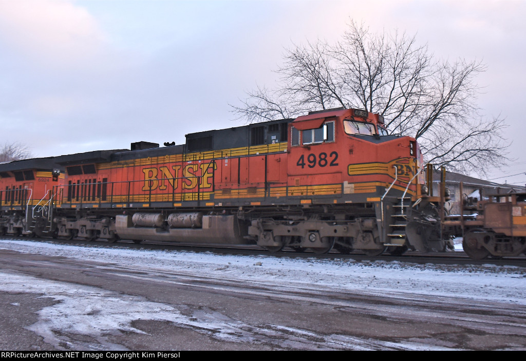 BNSF 4982 Pusher